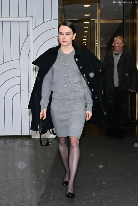 Daisy Ridley photo 4 of 1214