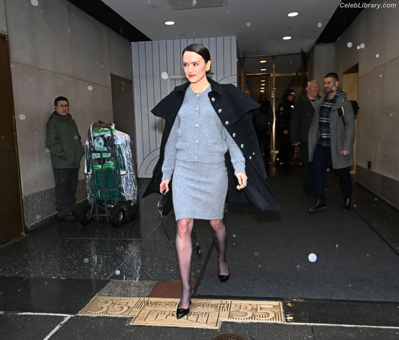 Daisy Ridley photo 7 of 1214