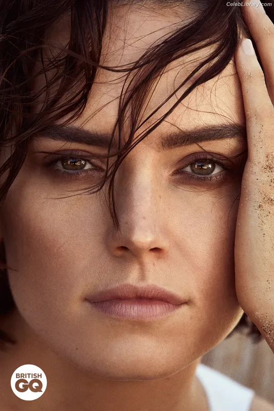 Daisy Ridley photo 10 of 1214
