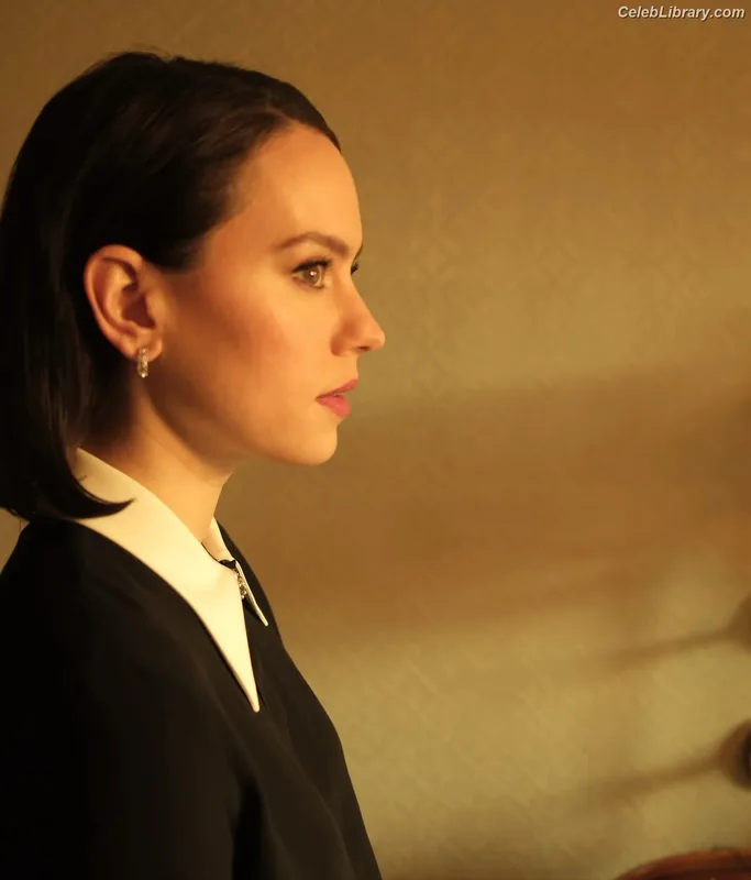 Daisy Ridley photo 19 of 1214