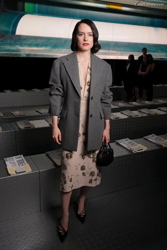 Daisy Ridley photo 9 of 1214