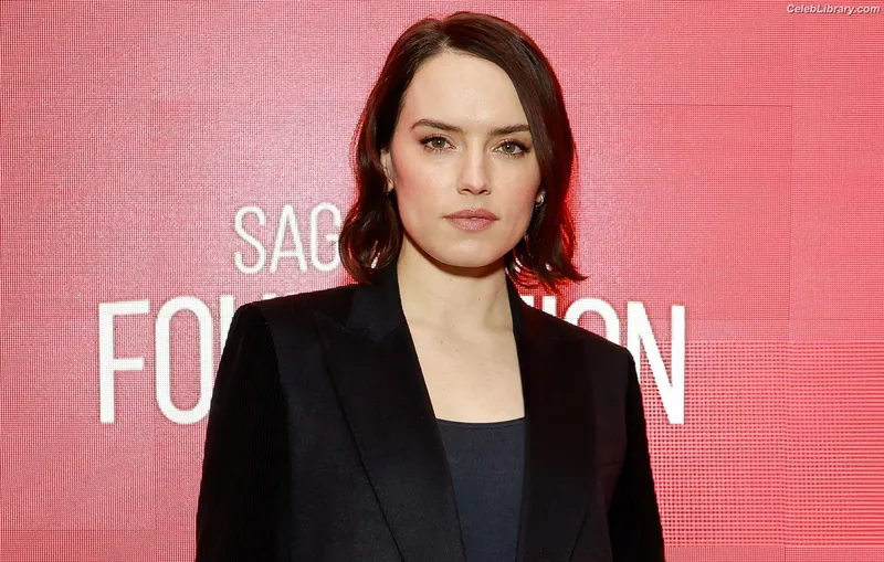 Daisy Ridley photo 11 of 1214