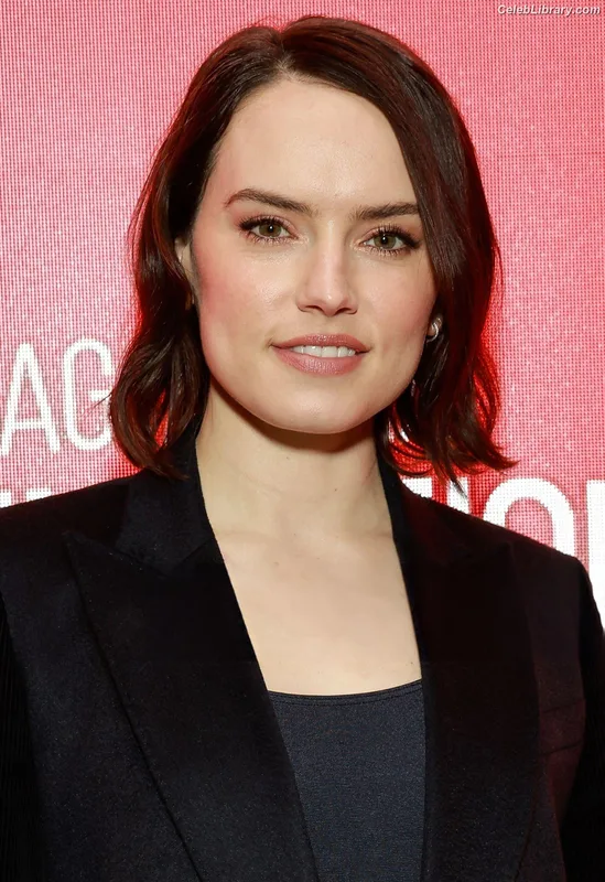 Daisy Ridley photo 18 of 1214