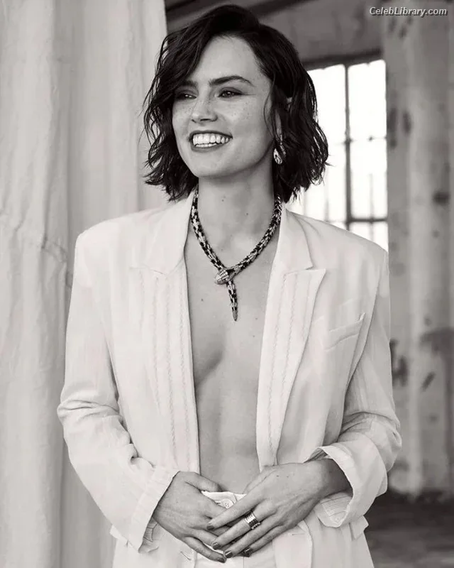 Daisy Ridley photo 19 of 1214
