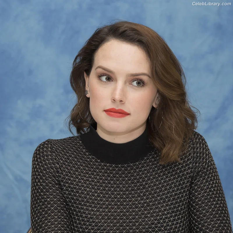 Daisy Ridley photo 10 of 1214