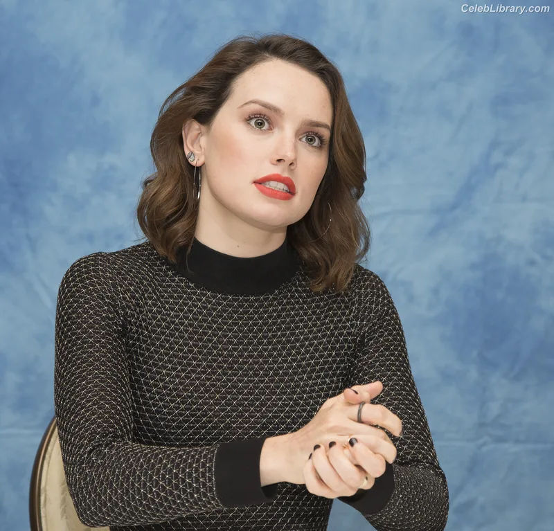 Daisy Ridley photo 11 of 1214