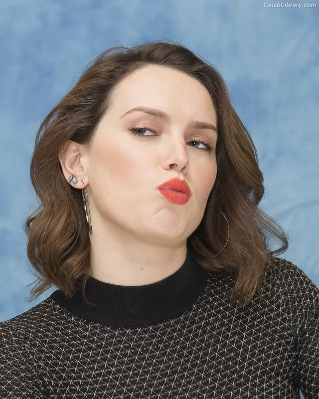 Daisy Ridley photo 19 of 1214