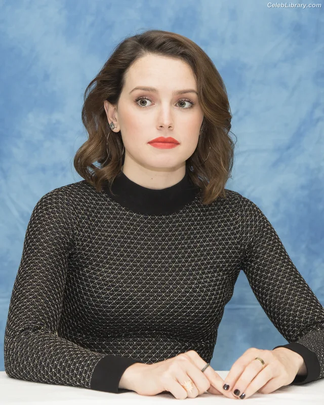 Daisy Ridley photo 20 of 1214