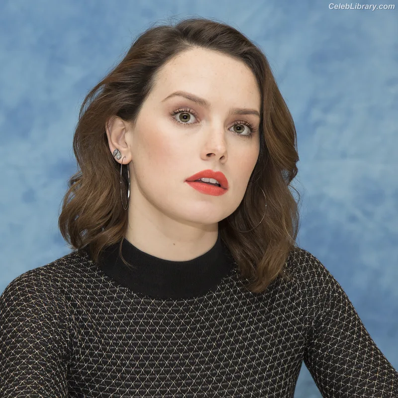 Daisy Ridley photo 22 of 1214