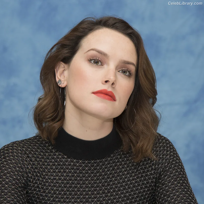 Daisy Ridley photo 23 of 1214