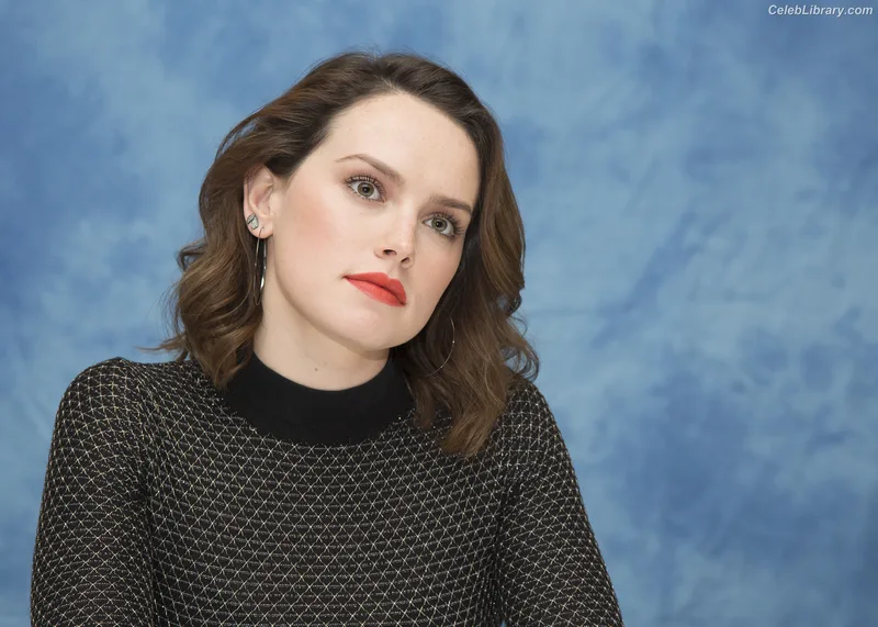 Daisy Ridley photo 9 of 1214