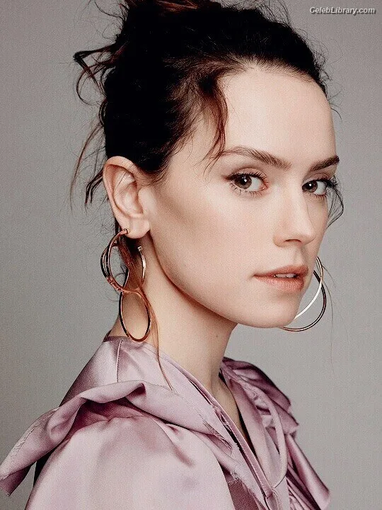 Daisy Ridley photo 20 of 1214