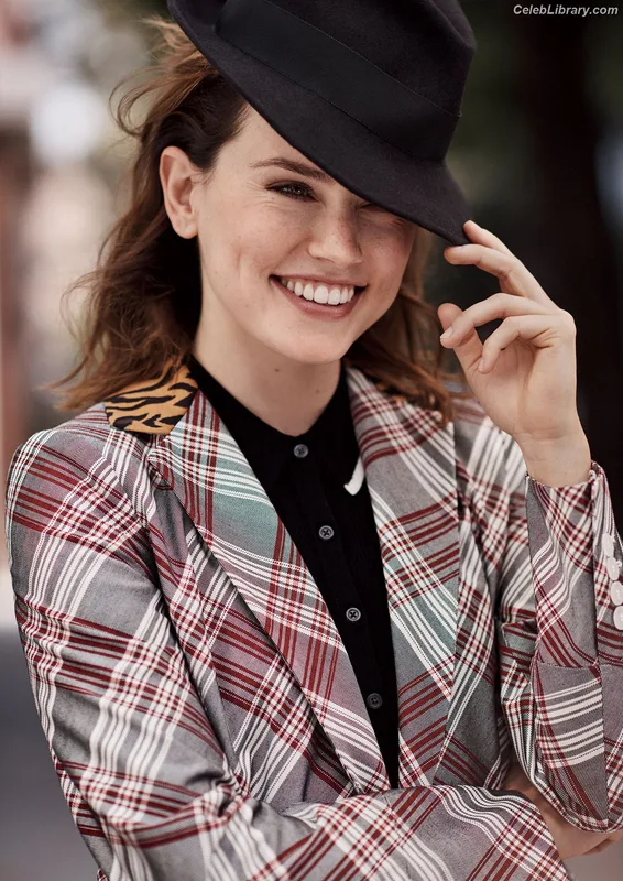 Daisy Ridley photo 8 of 1214
