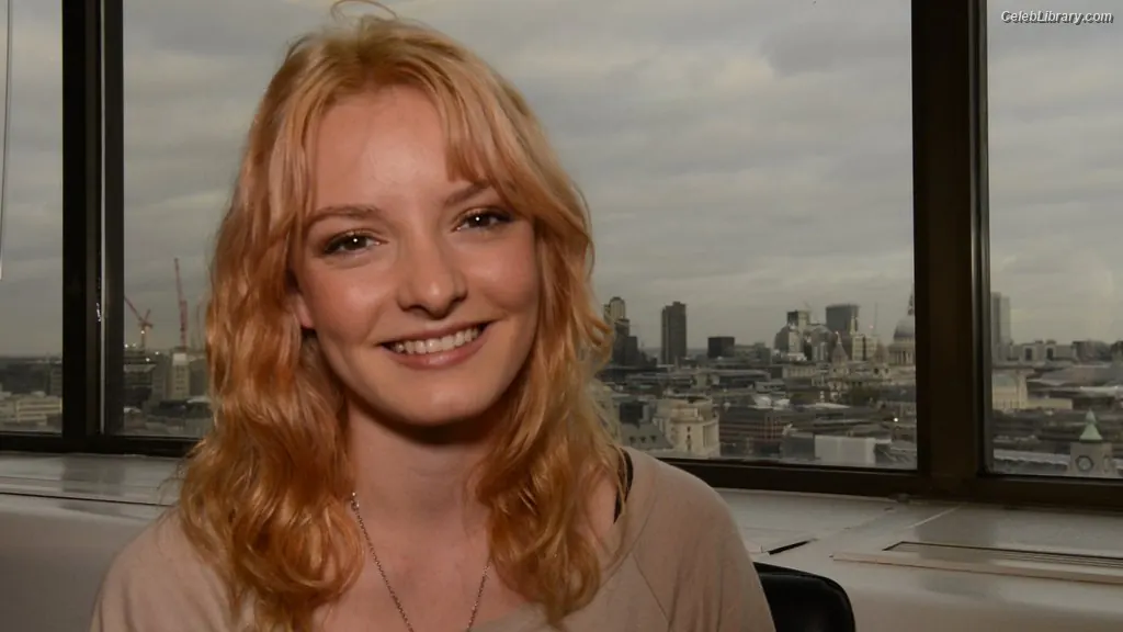 Dakota Blue Richards photo 15 of 146
