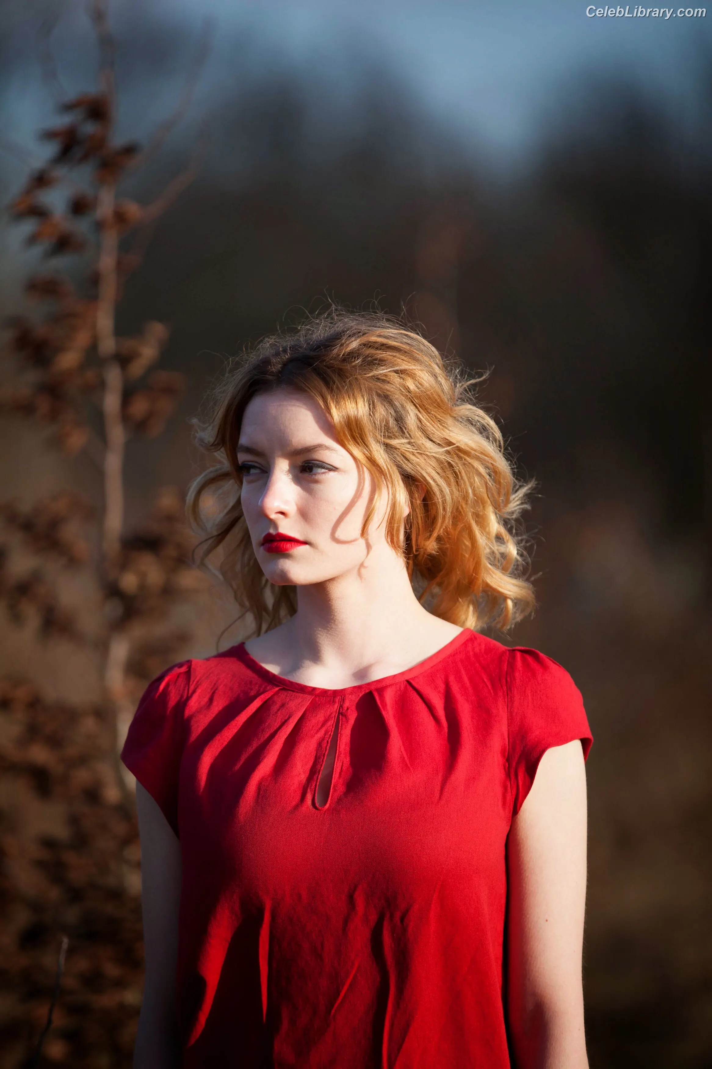 Dakota Blue Richards photo 15 of 146