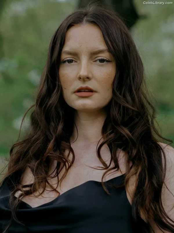 Dakota Blue Richards photo 13 of 147
