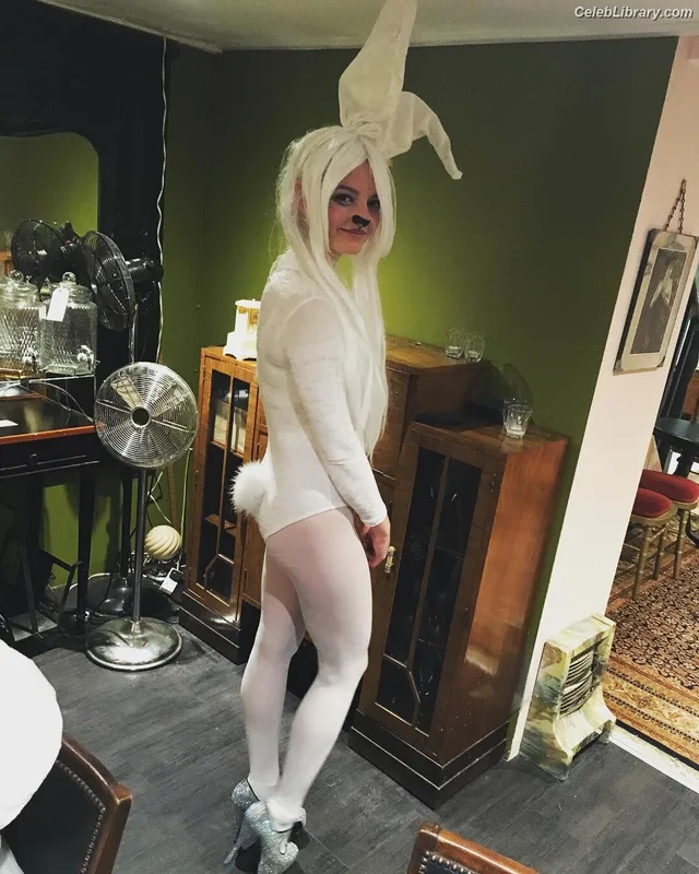 Dakota Blue Richards photo 20 of 147