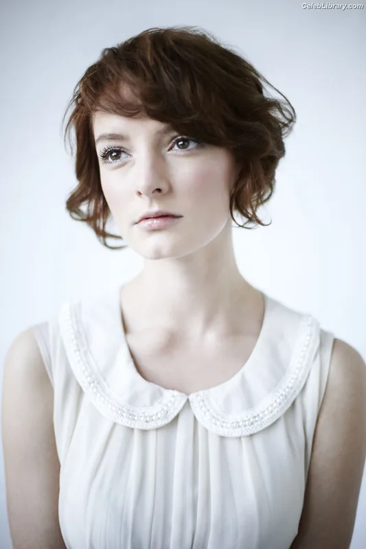 Dakota Blue Richards photo 11 of 147