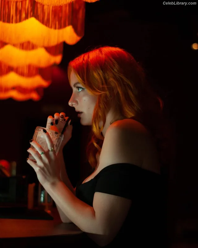 Dakota Blue Richards photo 22 of 147