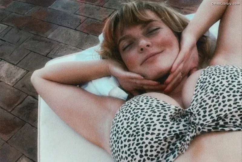 Dakota Blue Richards photo 4 of 147