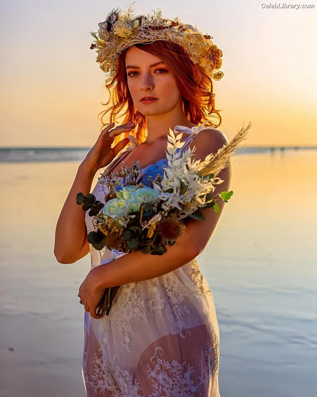 Dakota Blue Richards photo 15 of 147