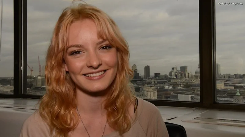 Dakota Blue Richards photo 15 of 147