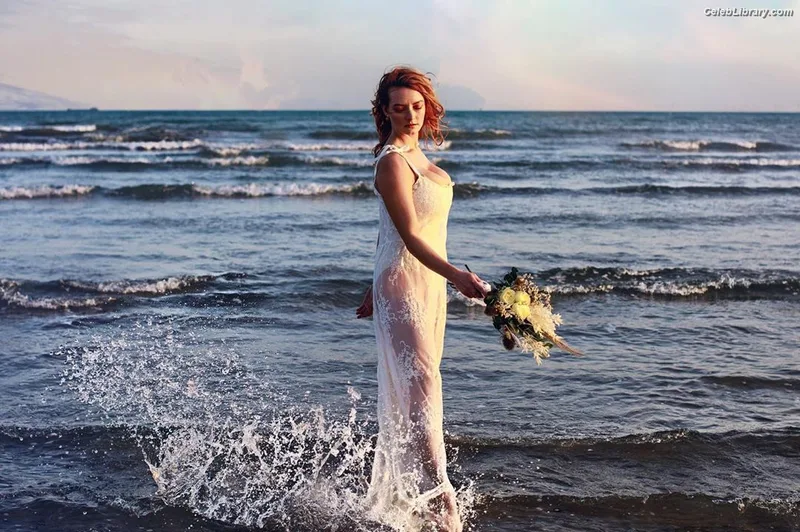 Dakota Blue Richards photo 14 of 147
