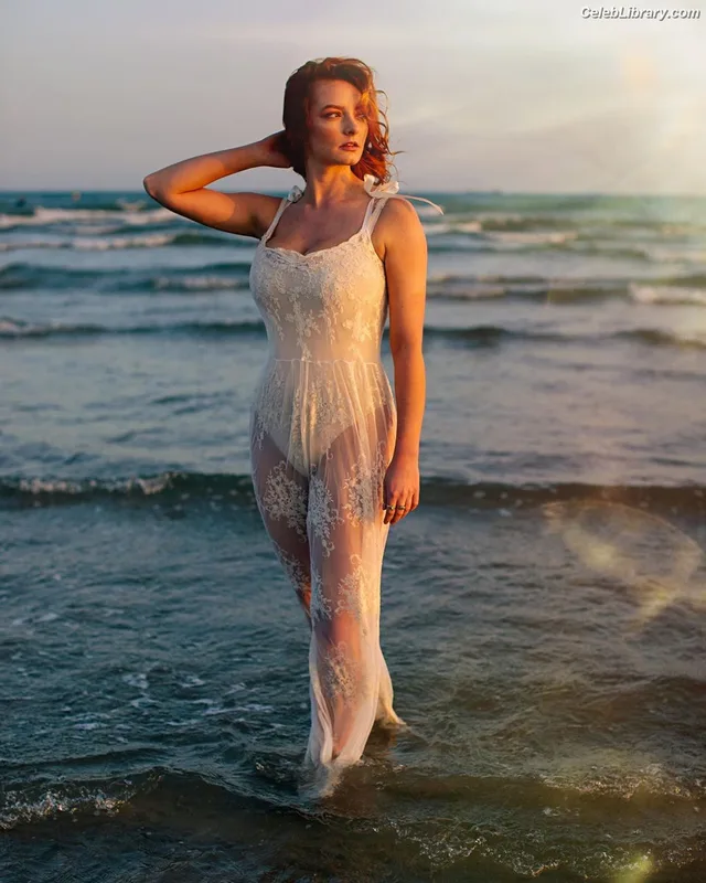 Dakota Blue Richards photo 20 of 147