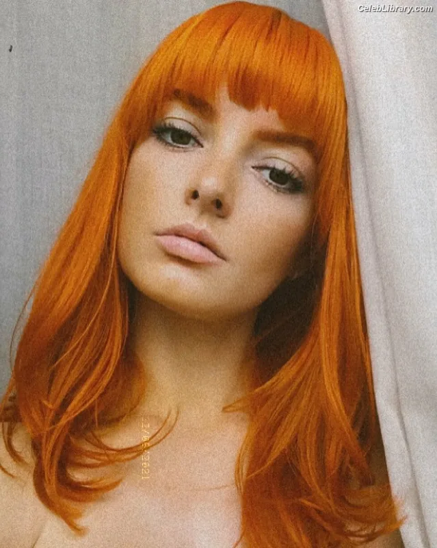 Dakota Blue Richards photo 24 of 147