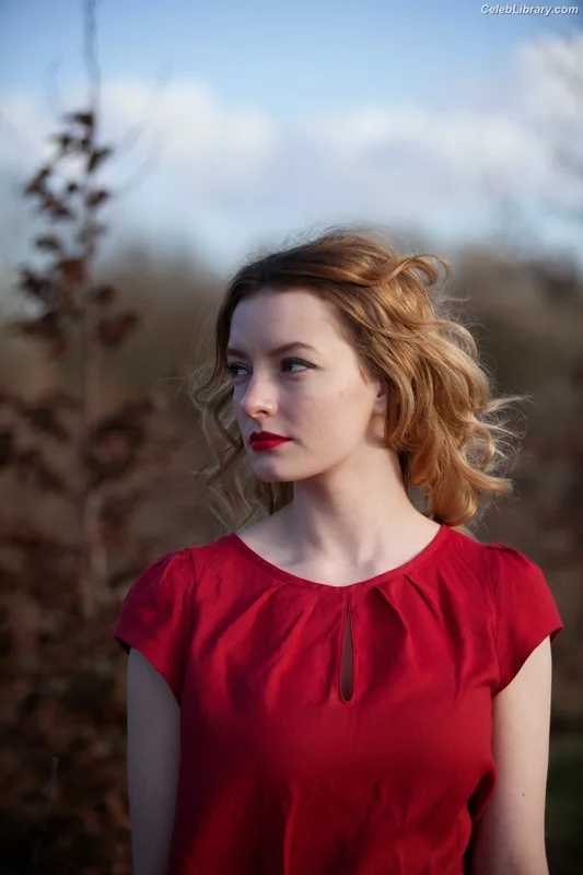 Dakota Blue Richards photo 13 of 147