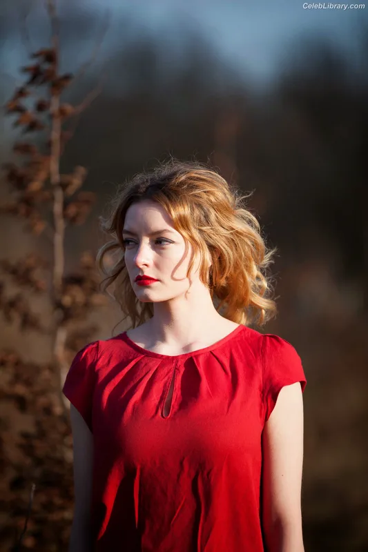 Dakota Blue Richards photo 15 of 147