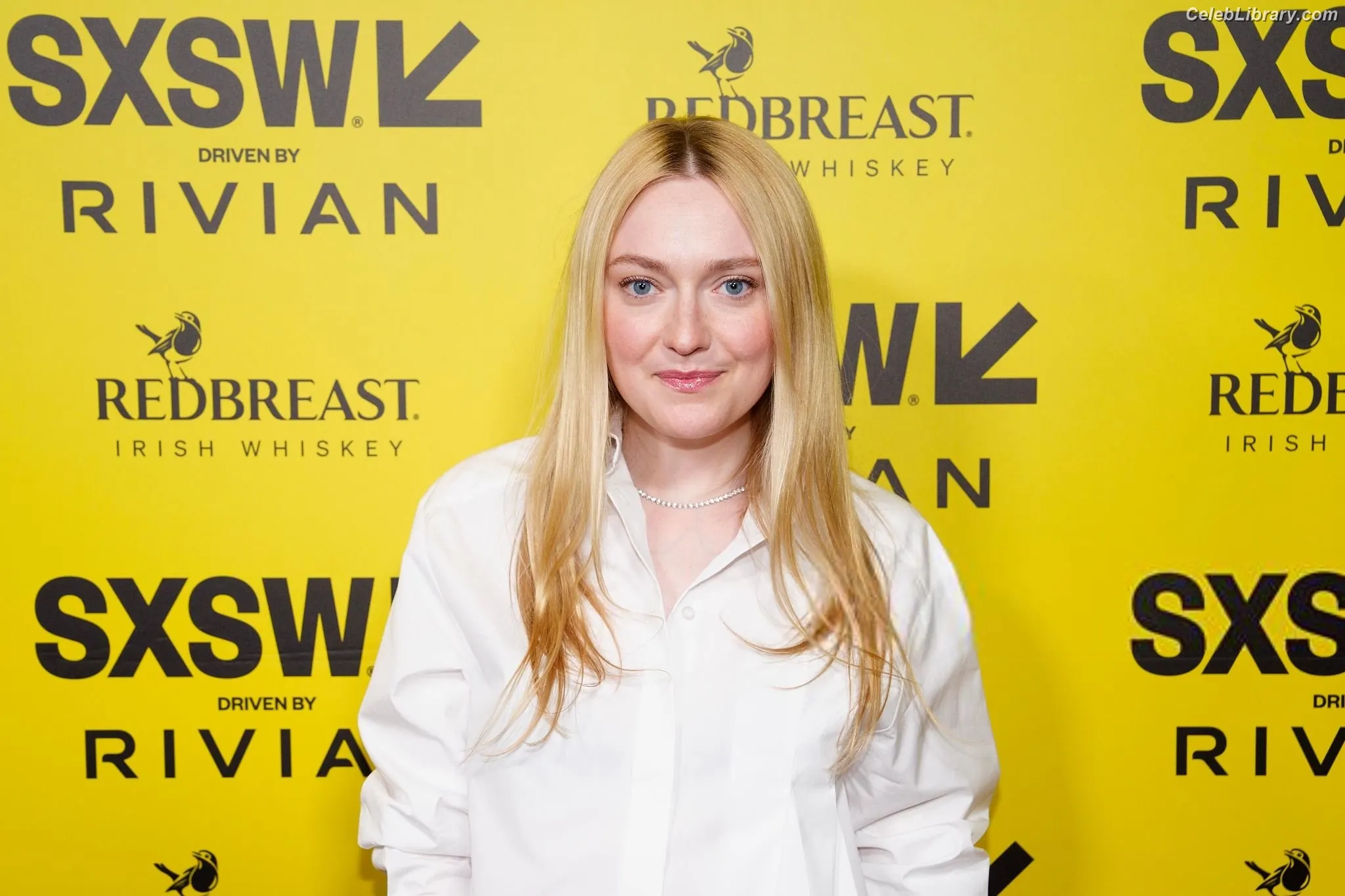 Dakota Fanning photo 12 of 728
