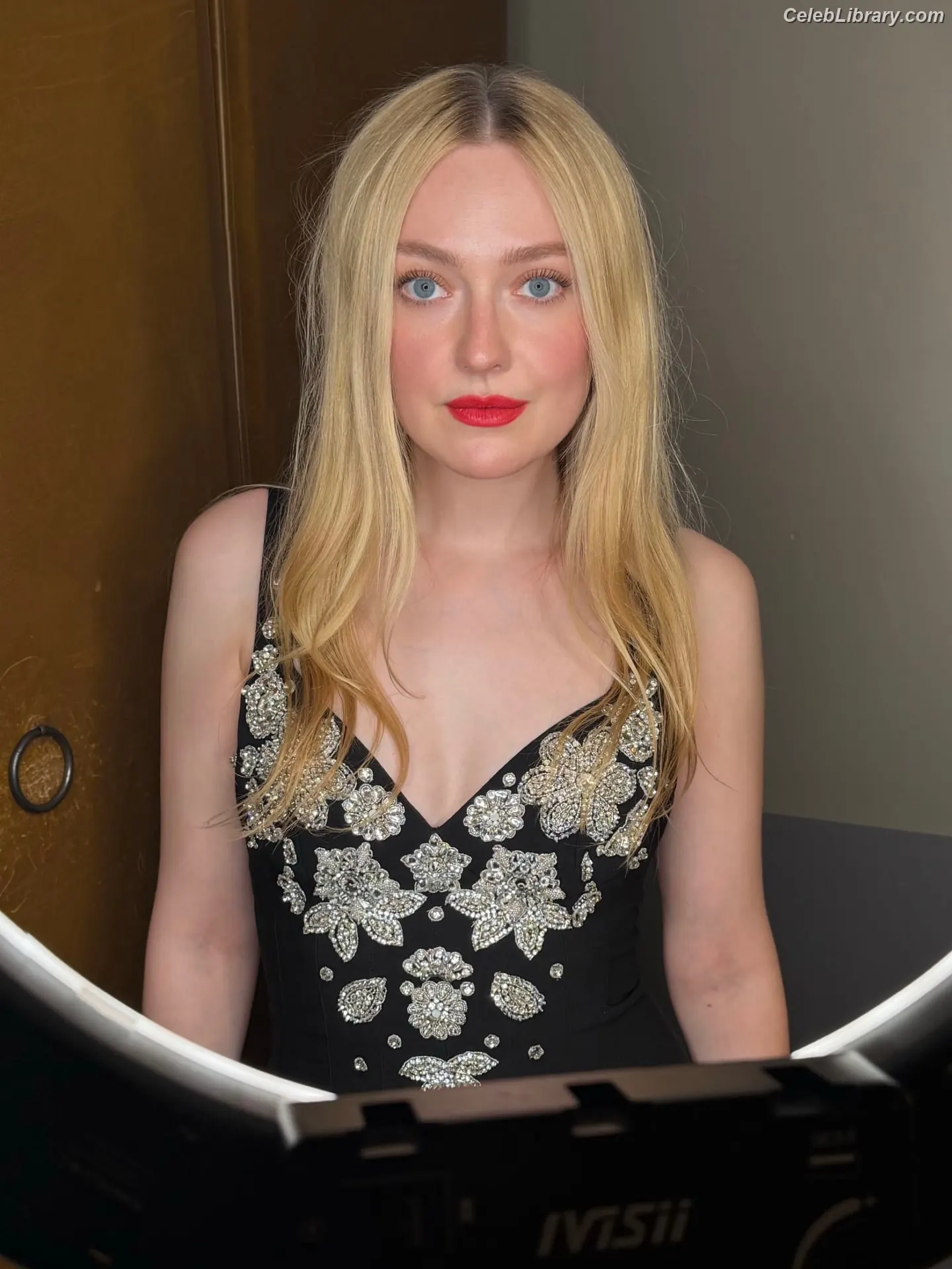 Dakota Fanning photo 15 of 728