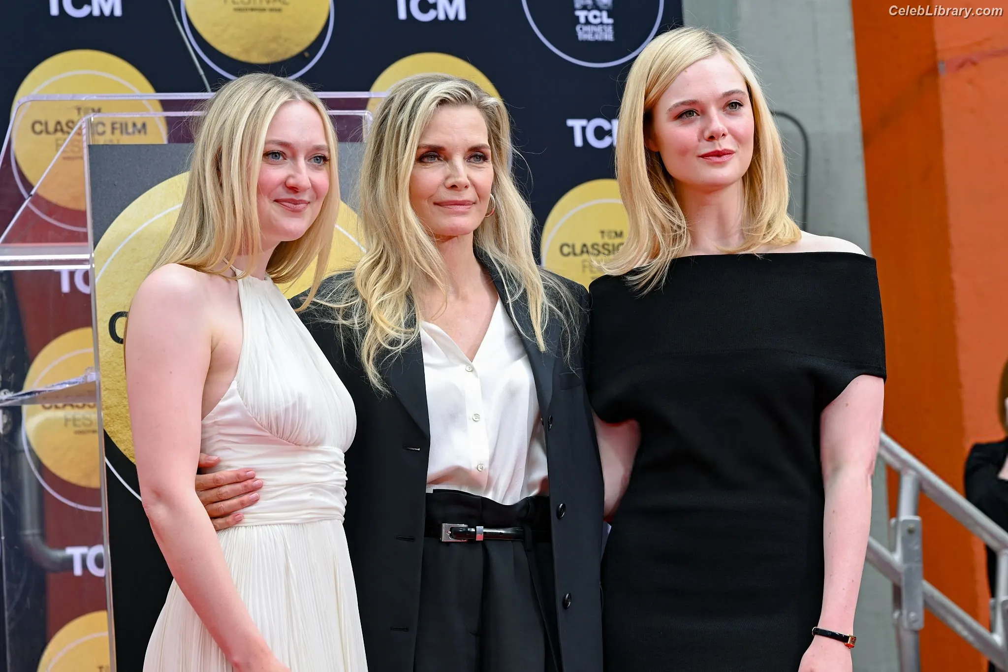 Dakota Fanning photo 23 of 728