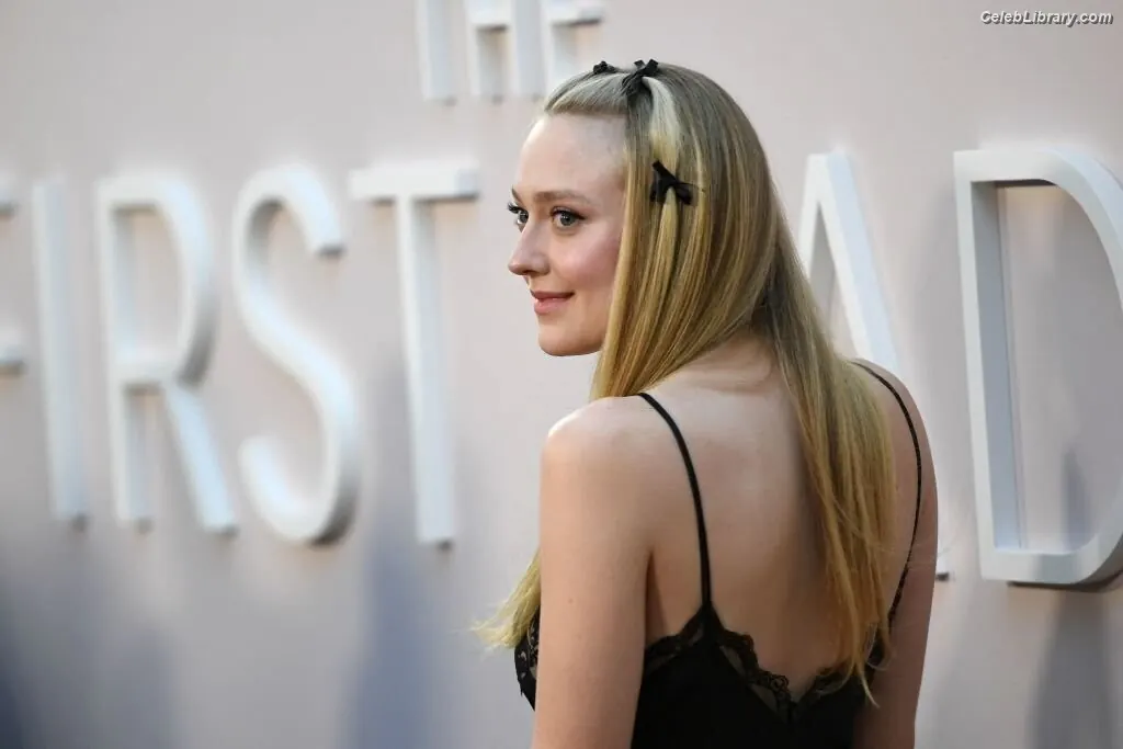 Dakota Fanning photo 21 of 728