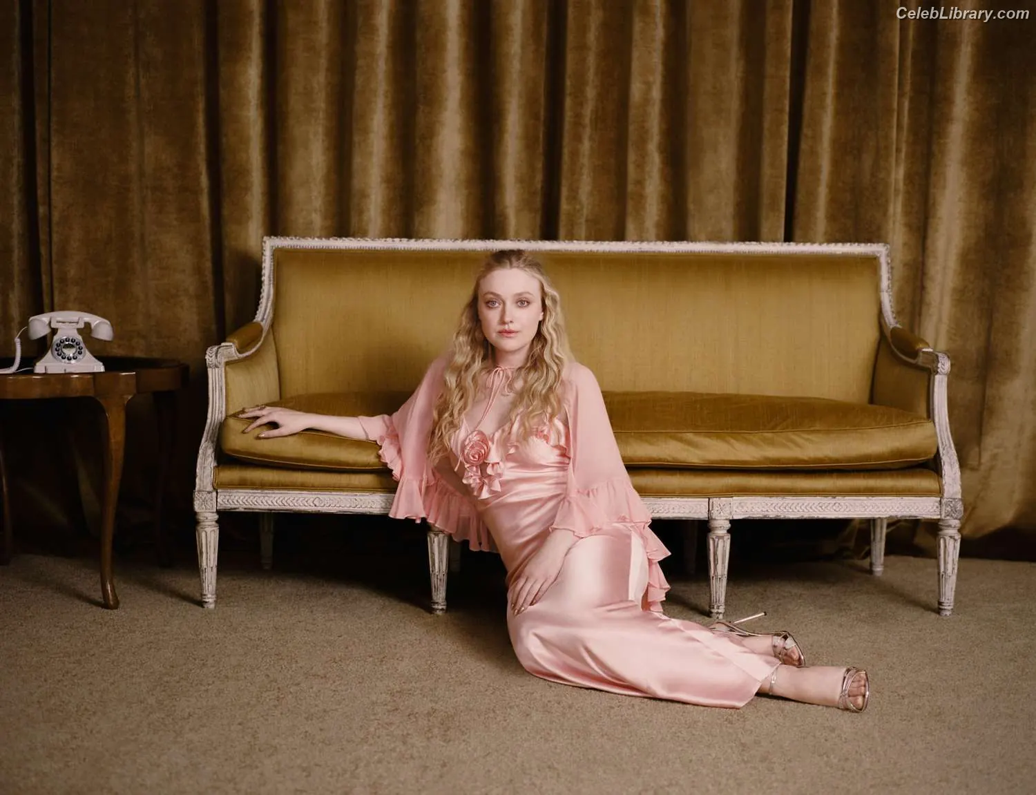 Dakota Fanning photo 7 of 728