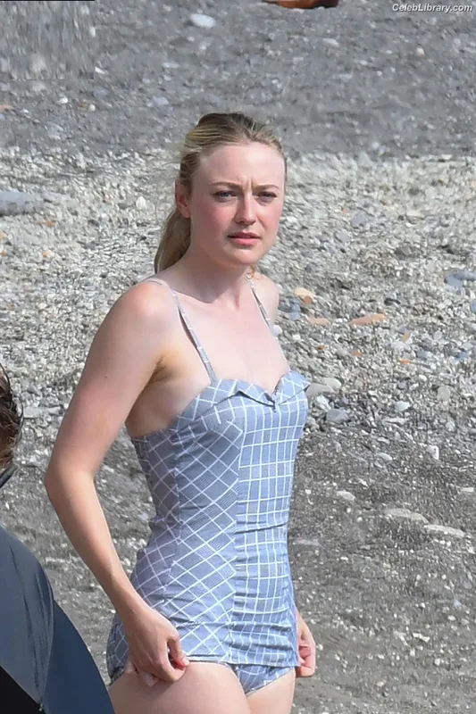 Dakota Fanning photo 13 of 728