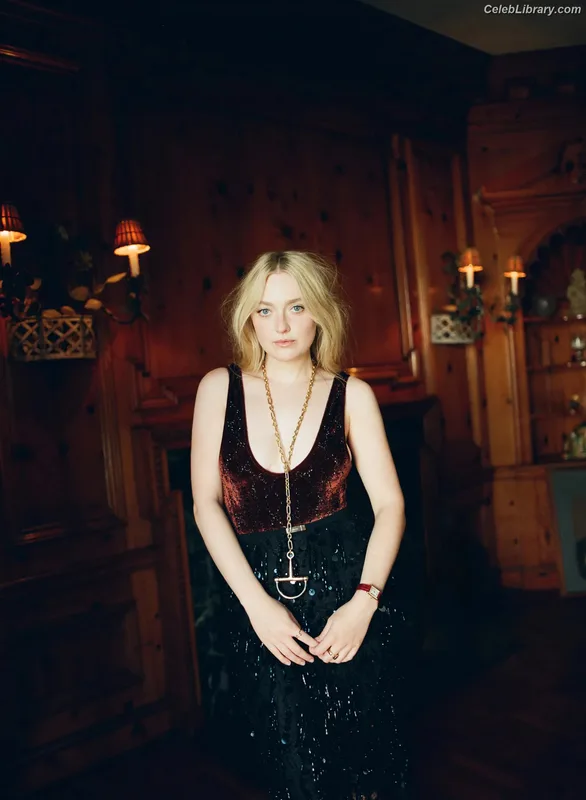Dakota Fanning photo 21 of 728