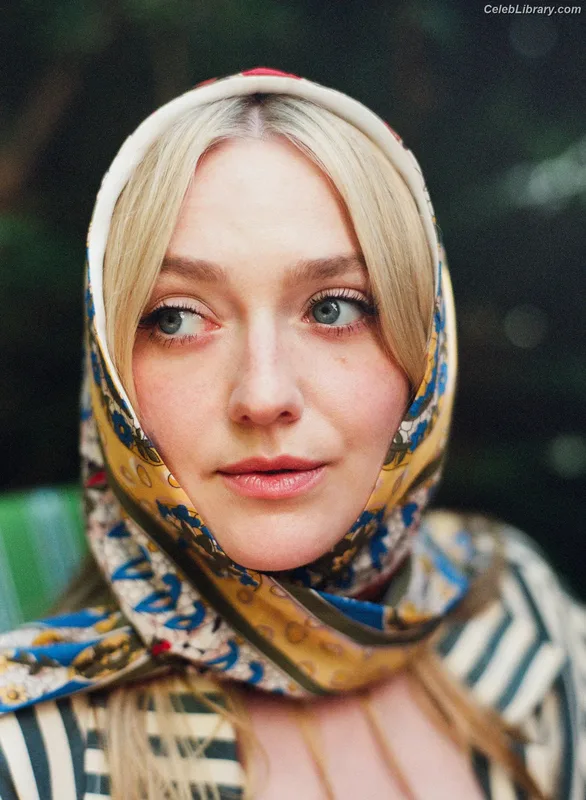Dakota Fanning photo 23 of 728