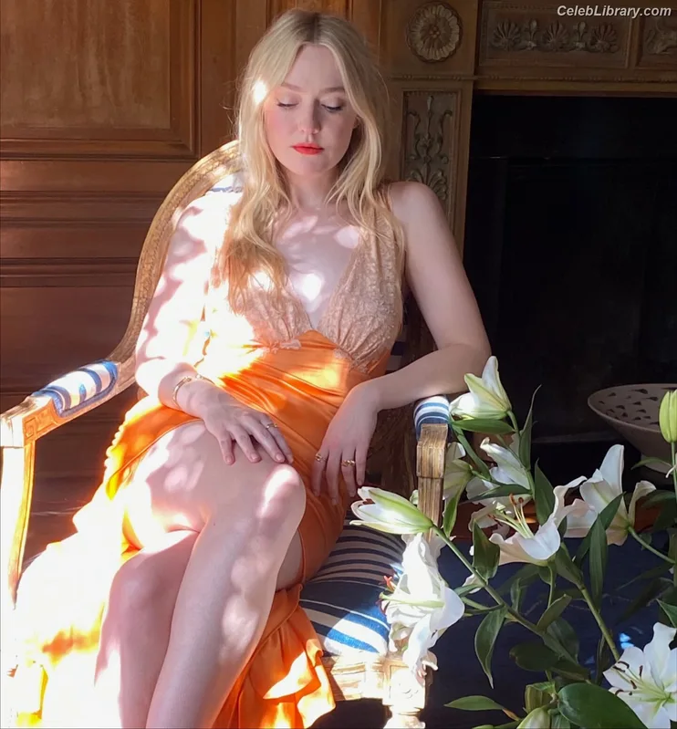Dakota Fanning photo 6 of 728