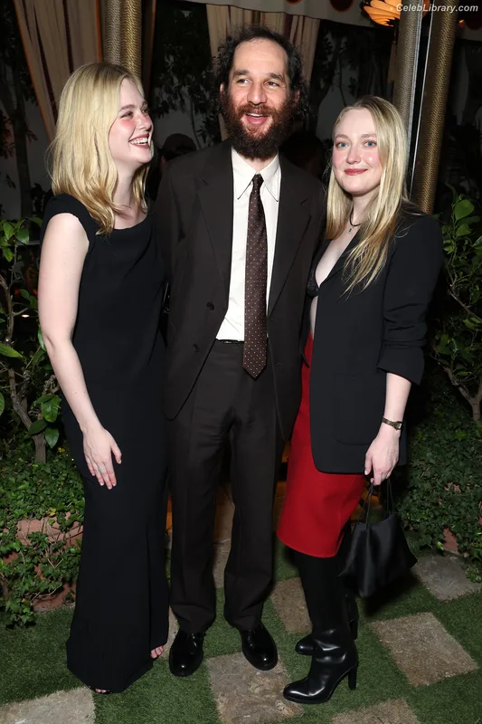 Dakota Fanning photo 9 of 728