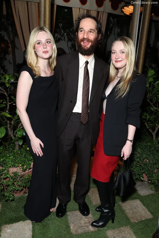 Dakota Fanning photo 10 of 728