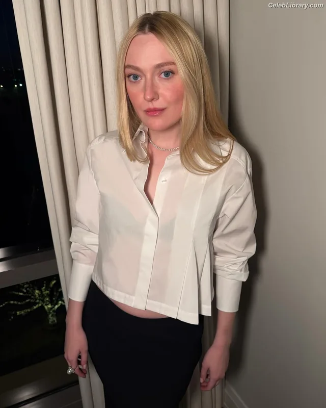 Dakota Fanning photo 3 of 728
