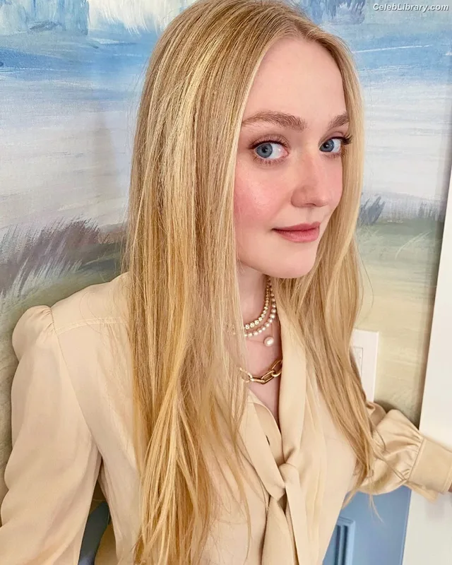 Dakota Fanning photo 14 of 728