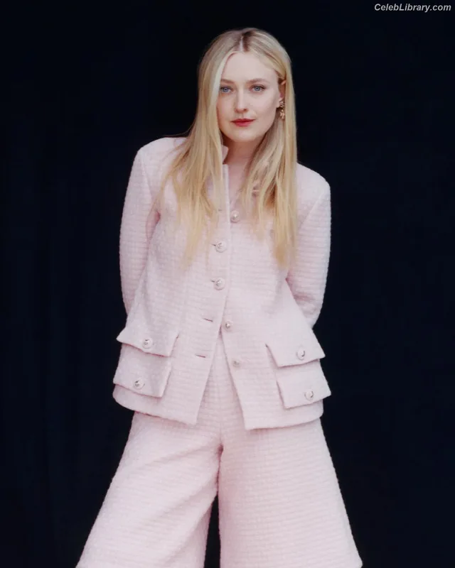 Dakota Fanning photo 19 of 728
