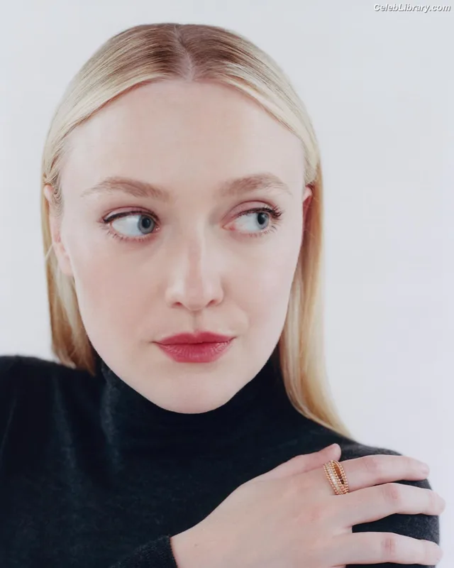 Dakota Fanning photo 22 of 728