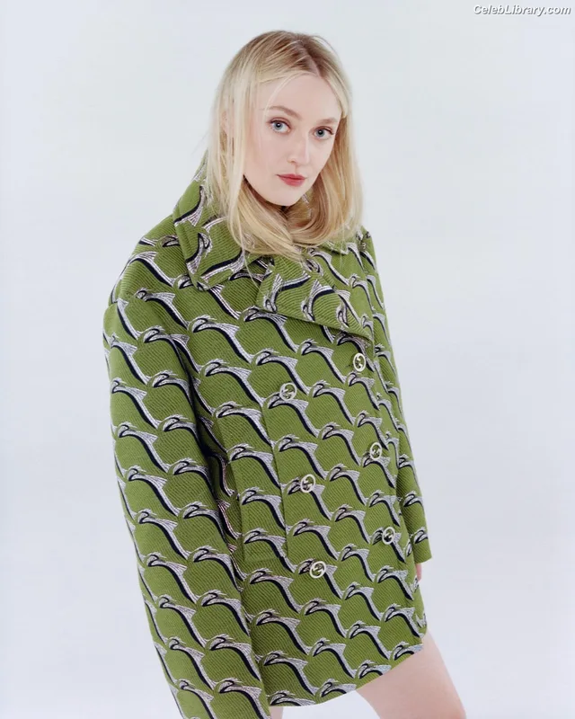 Dakota Fanning photo 23 of 728