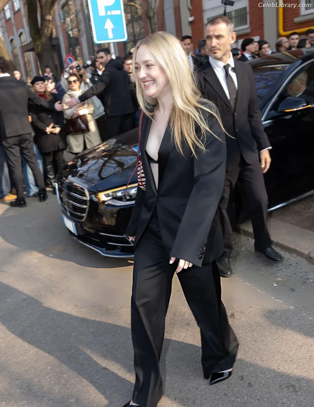 Dakota Fanning photo 4 of 728