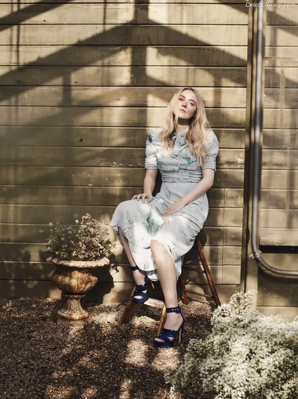 Dakota Fanning photo 22 of 728