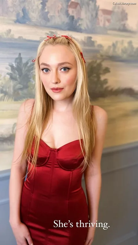 Dakota Fanning photo 18 of 728